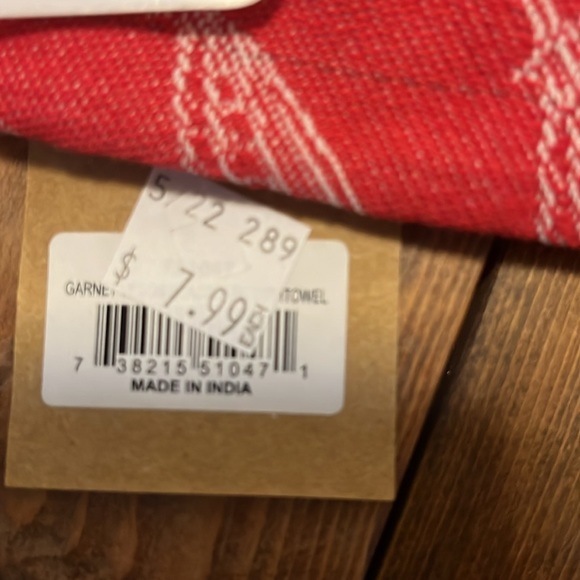 Set of three kitchen towels. NWT, great holidays color. 18”x28” - Picture 3 of 3